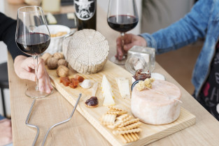 La II Feria del Queso Artesano de Ribera del Fresno se consolida como referente en Tierra de Barros