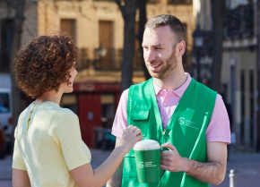 Más de 100 voluntarios apoyan la lucha contra el cáncer en Cáceres con una jornada solidaria