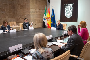 La Junta llevará al Constitucional el reparto obligatorio de los menores migrantes