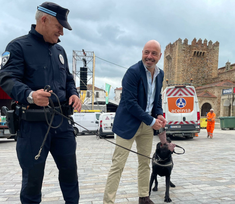 El último adiós a Thor, el perro Policía