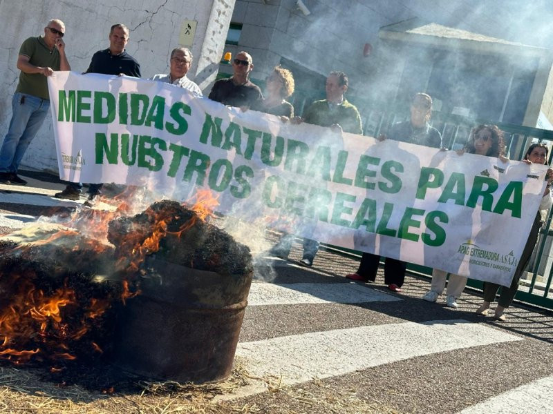 APAG Extremadura Asaja denuncia la prohibición de la quema de rastrojos y exige soluciones inmediatas