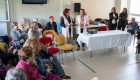Mayores de Mérida participan en un taller sobre ropas y joyas romanas de Emerita Lvdica