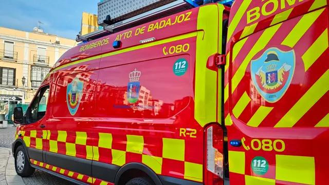 Alarma vecinal al derrumbarse la cubierta de un antiguo edificio en Badajoz