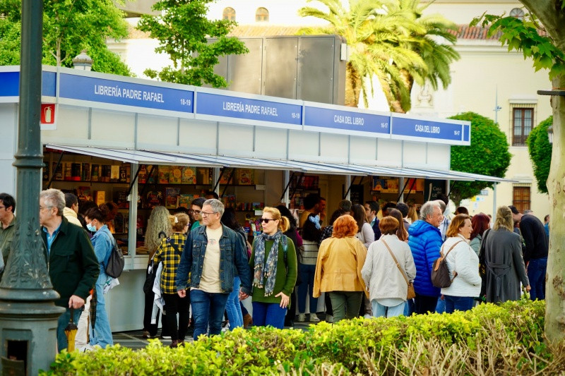 La Feria del Libro de Badajoz acaba con más de 70 presentaciones y la visita de 5.500 escolares