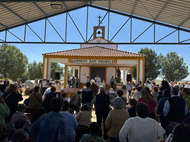 Ribera del Fresno celebró con emoción y fe su romería en honor a San Isidro