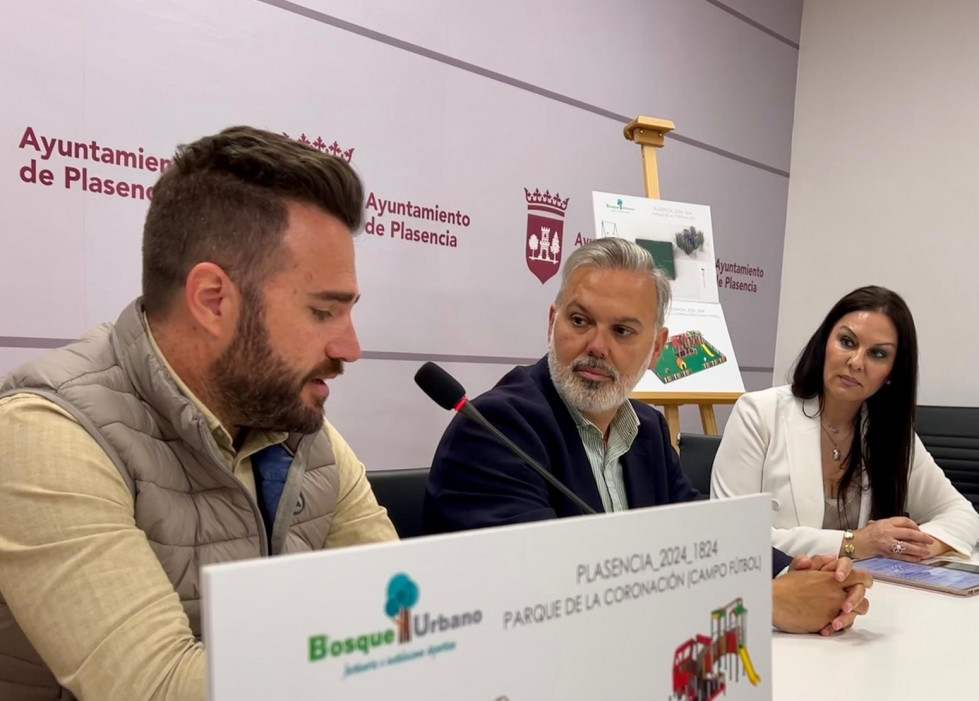 Plasencia inicia la reforma de sus parques infantiles tras dos años de parálisis