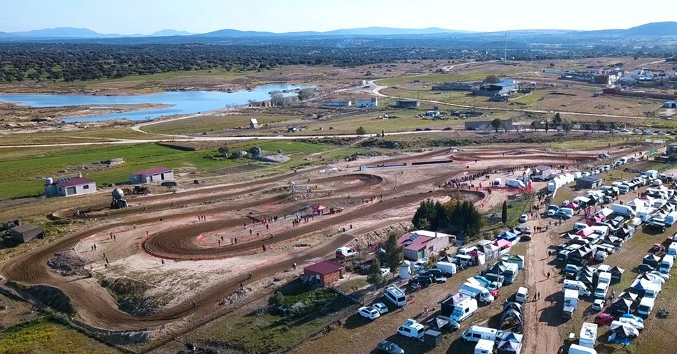 Herido un joven al sufrir un accidente en el circuito de motocross de Esparragalejo