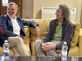 Robe Iniesta reaparece en Plasencia para colaborar en proyectos culturales junto al ayuntamiento