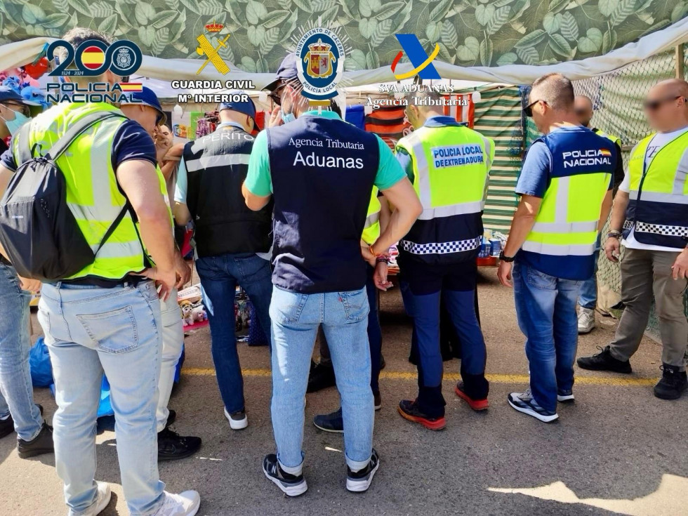 Intervenidos más de 1.800 productos falsificados en el recinto ferial de Cáceres