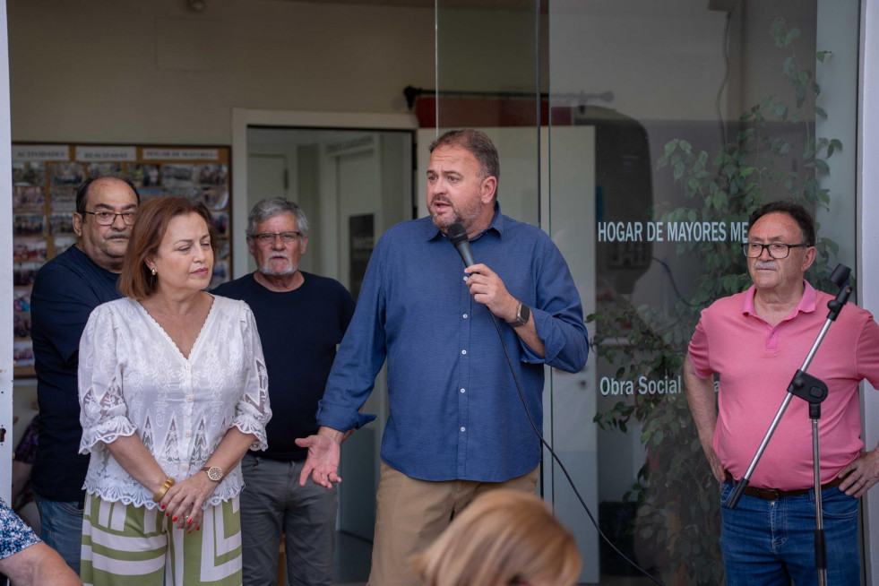 Emotivo homenaje en Mérida a Tomás Liberal, impulsor del centro de mayores de la Zona Sur