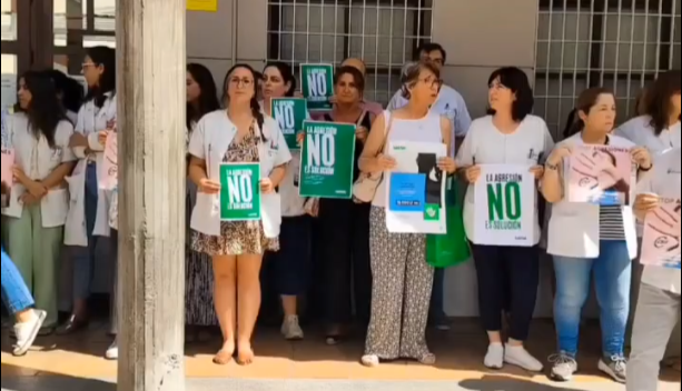 Trabajadores del SES se concentran en Mérida tras una nueva agresión a personal sanitario