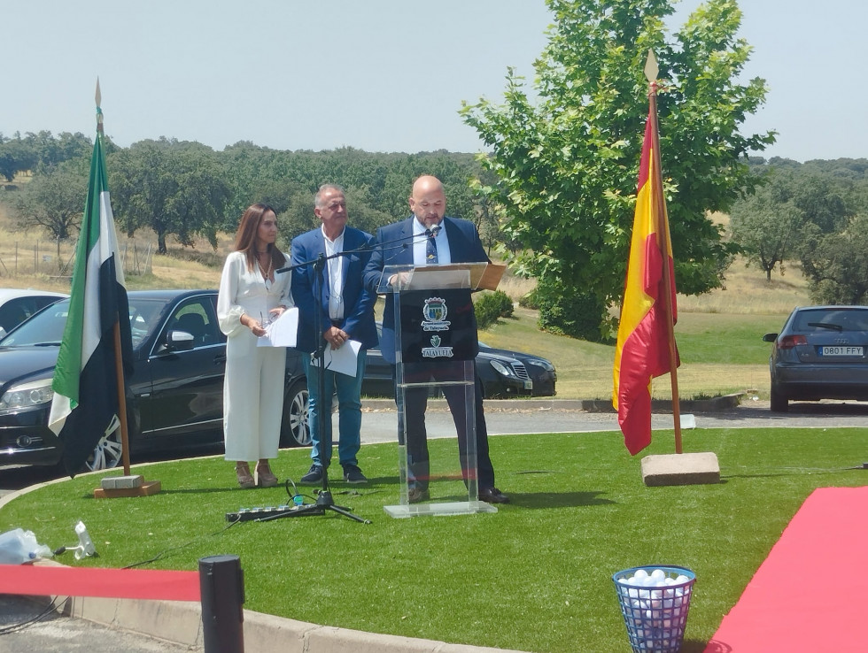 Talayuela rinde homenaje a Severiano Ballesteros con la inauguración de una escultura en el campo de golf