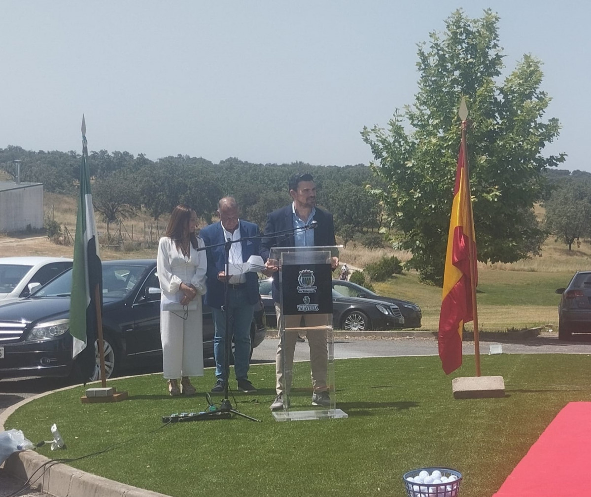 Intervenciu00f3n del director de Ju00f3venes y Deportes, Santiago Amaro campo de golf talayuela