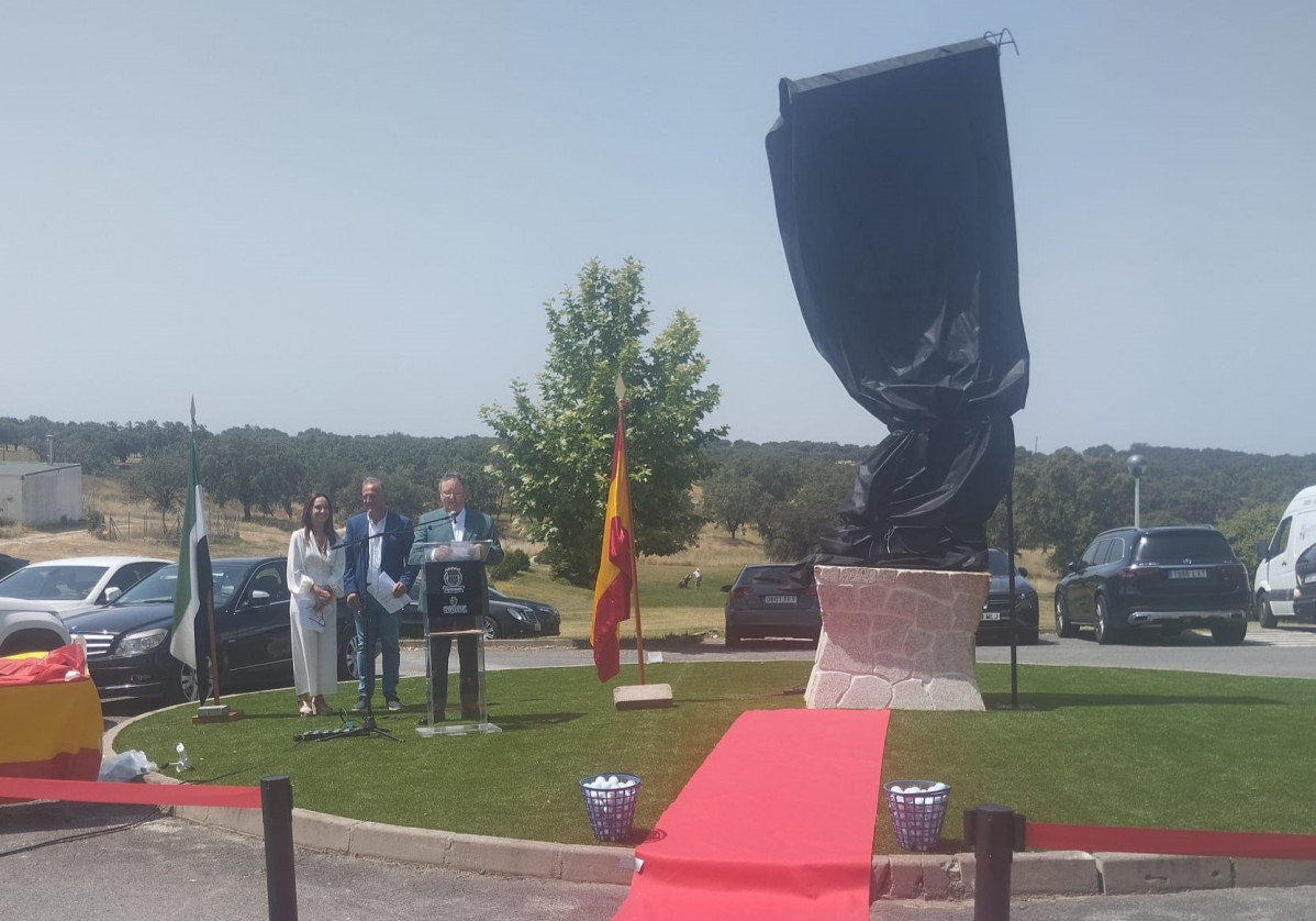 Intervenciu00f3n del escultor Jesu00fas Moreno Fuentes campo de golf Talayuela