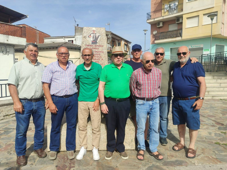 Homenaje a Juanjo Salas González de sus amigos y familiares en Talayuela
