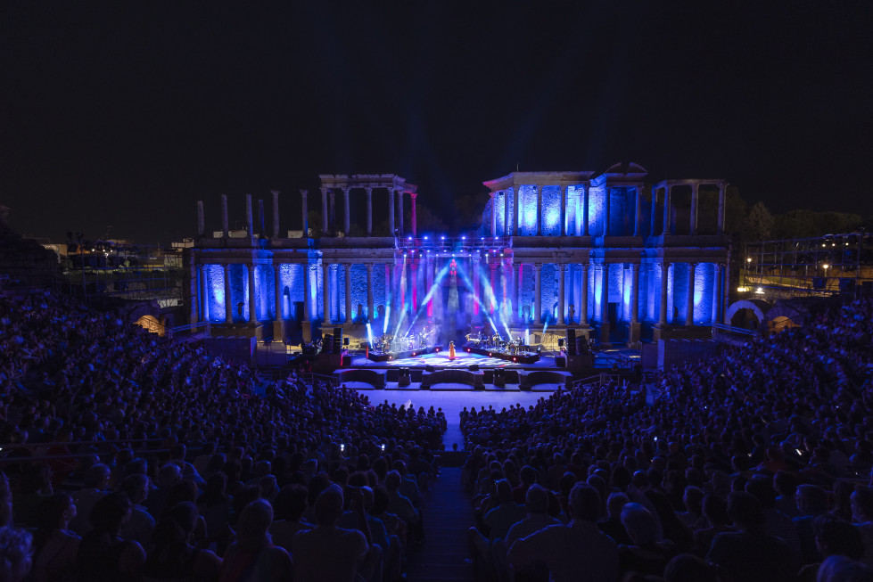 Ana Belén abre por todo lo alto el Stone&Music Festival de Mérida