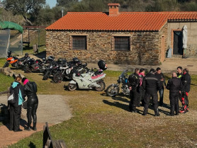 Acelerando por la esperanza: “Moraleja Biker” visibiliza la ELA junto a moteros de toda España