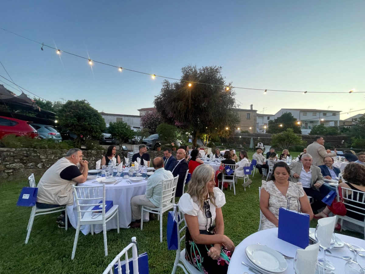 Cena de gala de los 25 au00f1os de Arigata en Perales del Puerto (2)