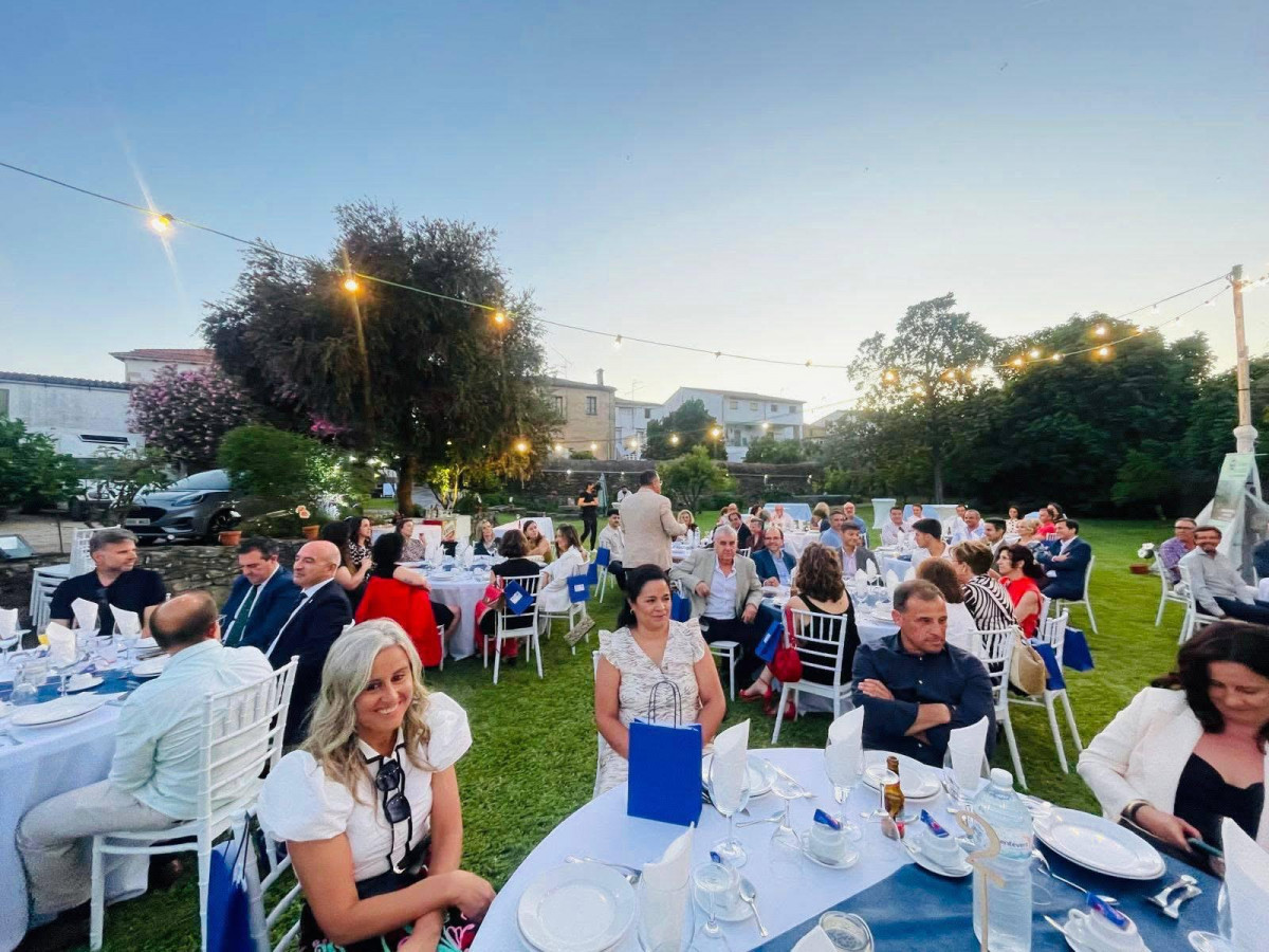 Cena de gala de los 25 au00f1os de Arigata en Perales del Puerto (4)