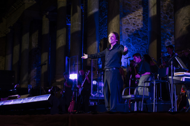 Raphael vuelve este domingo a los escenarios en el Teatro Romano de Mérida