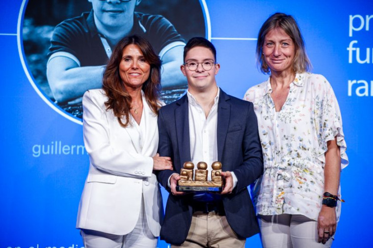 El nadador cacereño Guillermo Gracia premiado por sensibilizar sobre la discapacidad