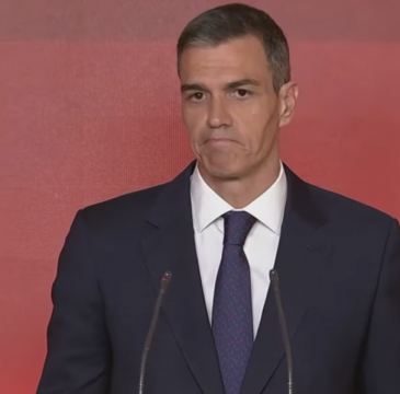 Zamora guarda silencio por las víctimas del atentado de Barcelona 