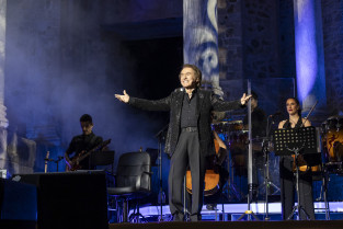 Regreso de “escándalo” de Raphael en el Teatro Romano de Mérida