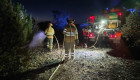 Grave incendio en Valdecañas de Tajo que obliga a cortar el tráfico y deja sin luz a la localidad