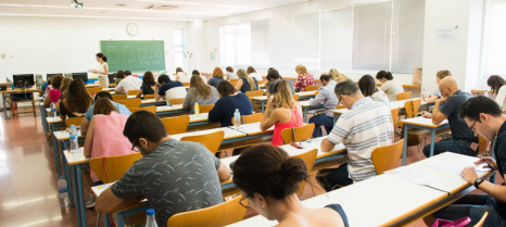 La Junta de Extremadura avanza el calendario de oposiciones del SES: primeras pruebas en octubre