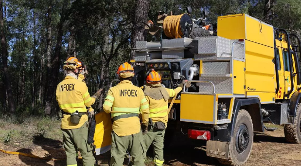 El Infoex desactiva el nivel 1 y da por estabilizado el incendio forestal en Madroñera