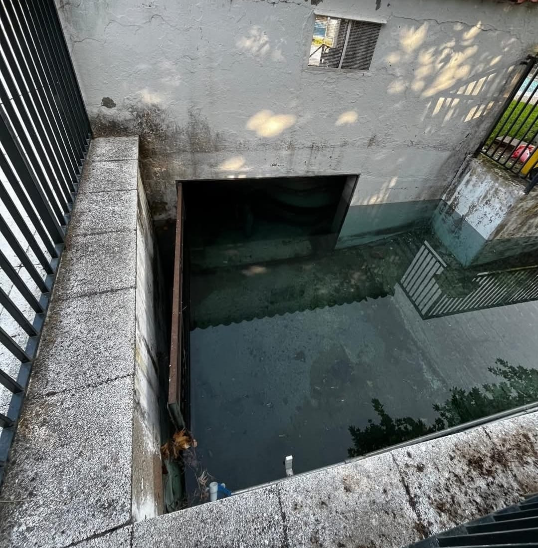 Piscina peraleda de la mata daños