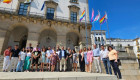 La Policía Local de Cáceres investiga a una mujer que retiró las banderas LGTBI del ayuntamiento