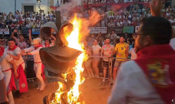 El Corpus Christi y la quema del capazo marcan el inicio de las fiestas de San Juan en Coria