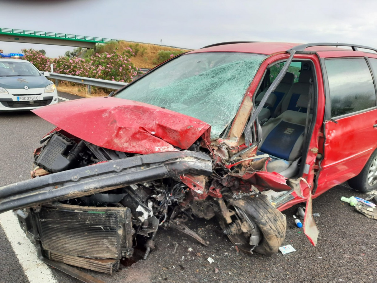 Imagen del accidente en la EX A1 entre Coria y Moraleja (3)