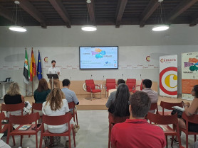 La UEx impulsa la productividad con un curso sobre IA generativa en Cáceres
