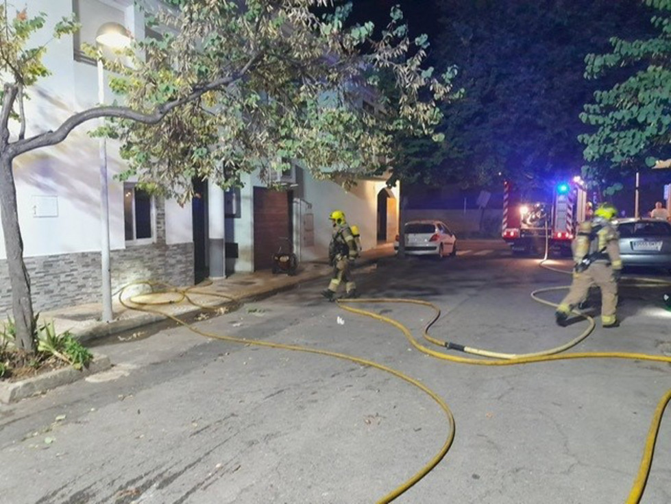 Un incendio afecta gravemente a una vivienda en Cáceres