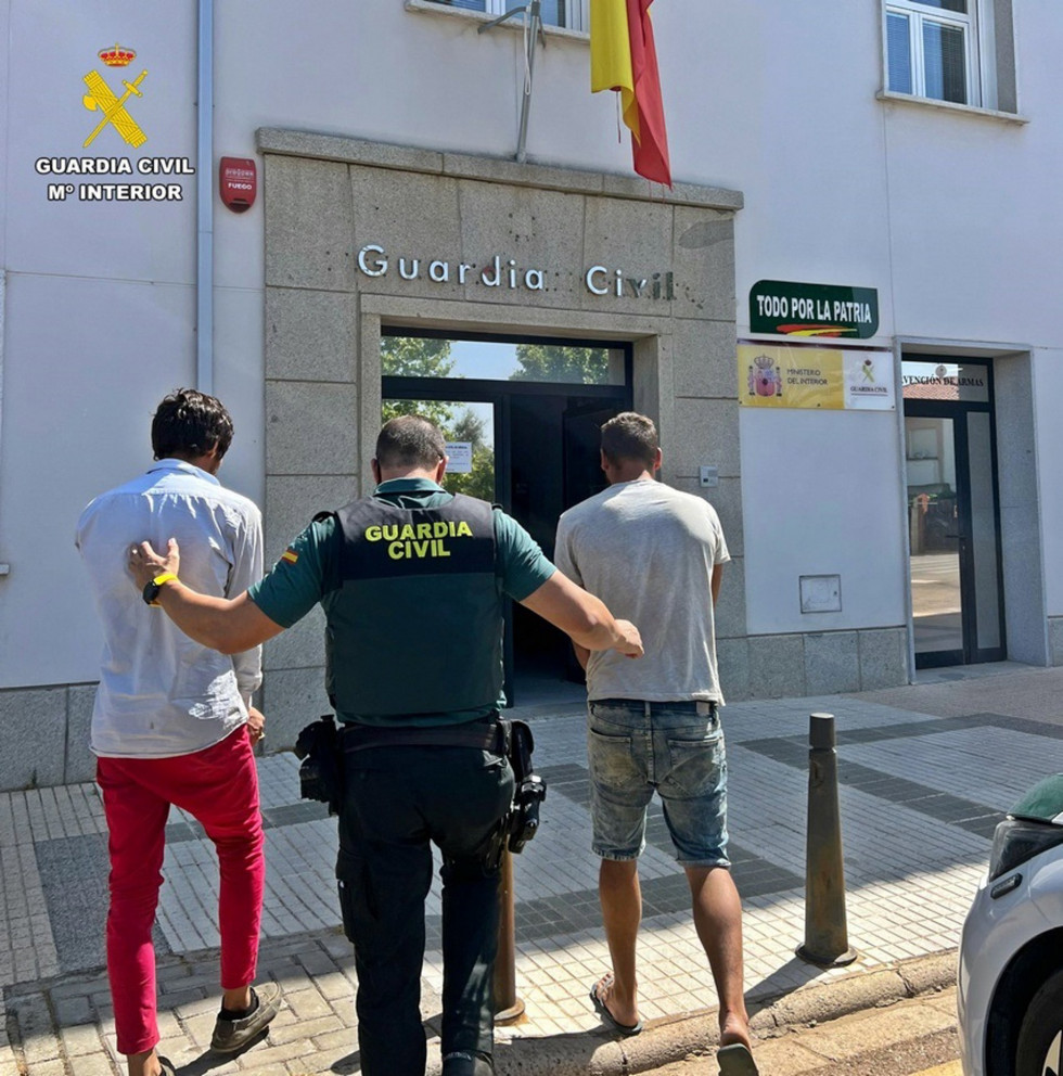 Detenidos dos vecinos portugueses por el robo de cableado público