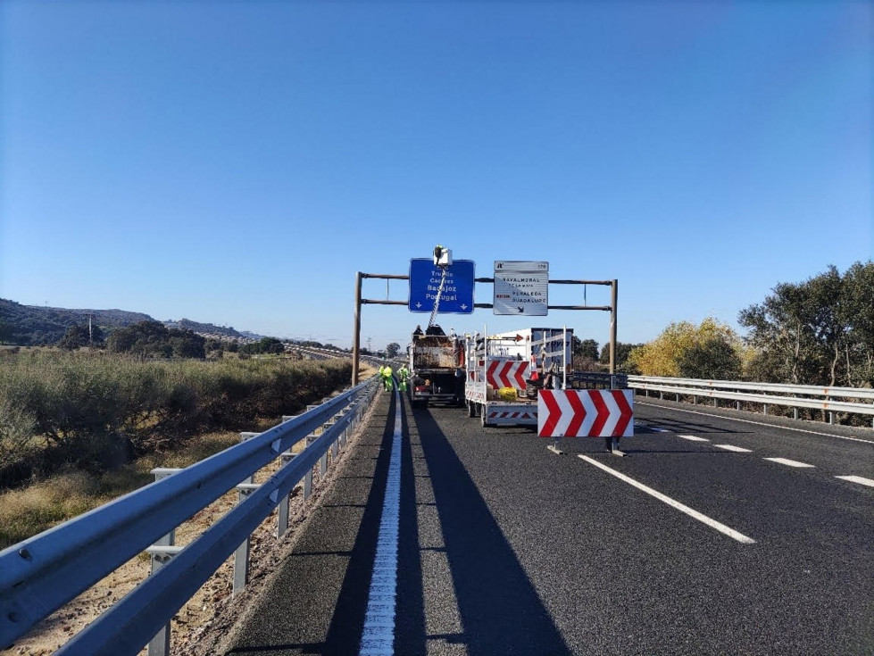 Transportes adjudica por 15,74 millones un contrato para conservar las carreteras en Cáceres