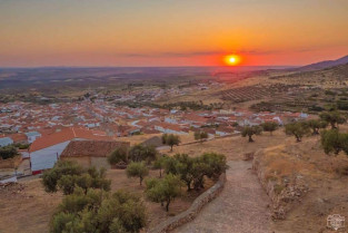 Hornachos lanza un nuevo programa de rutas mensuales para descubrir su paraíso natural y cultural
