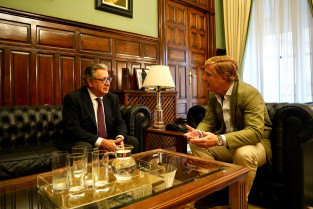 El exministro Juan Ignacio Zoido analiza en Badajoz los retos a los que se enfrenta Europa