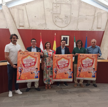 Zamora guarda silencio por las víctimas del atentado de Barcelona 
