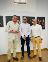 Llega al Palacio de la Isla la exposición fotográfica “Luz y Honor: El alcalde de Zalamea”