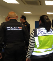 Cinco jóvenes detenidos en Plasencia por incendiar tres contenedores