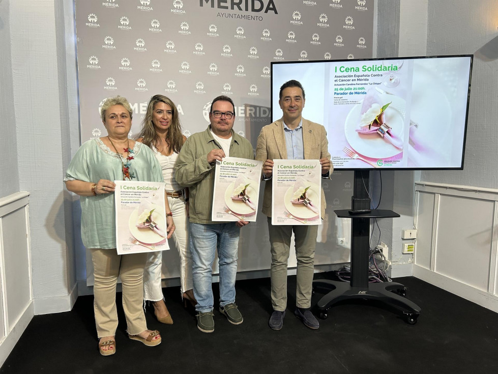 La Asociación Española Contra el Cáncer celebra su cena solidaria en Mérida