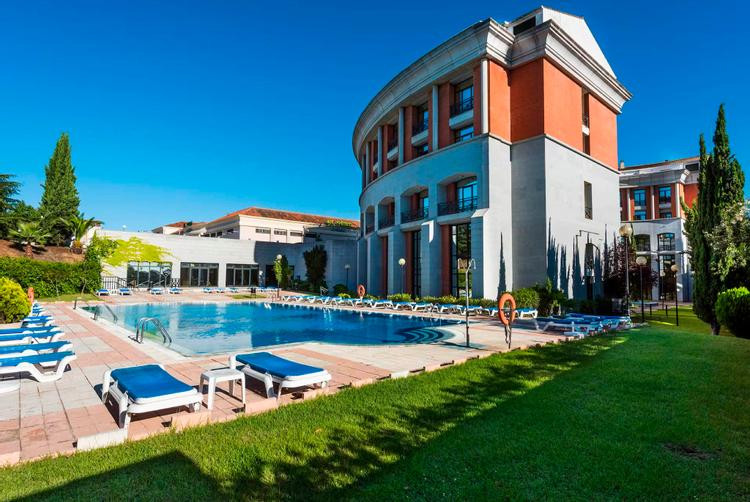 Un niño de 10 años en estado grave por ahogamiento en la piscina de un hotel de Mérida