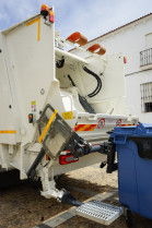Once municipios de Badajoz estrenarán un camión recolector para papel y cartón