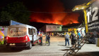 El inendio forestal deja una noche complicada en Las Hurdes con desalojos y cortes de carreteras