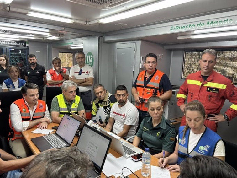 El incendio de Las Hurdes arrasa 2.500 hectáreas y amenaza cuatro núcleos de población