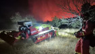 Así trabajó la Unidad Militar de Emergencias durante la noche en el incendio en Las Hurdes