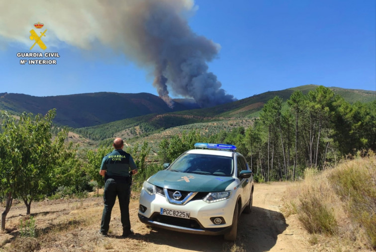 El incendio de Las Hurdes ha quemado 2600 hectáreas en un perímetro de casi 30 kilómetros